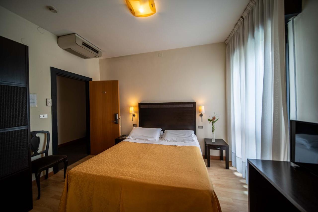 אבנו טרמה Hotel Terme Milano מראה חיצוני תמונה